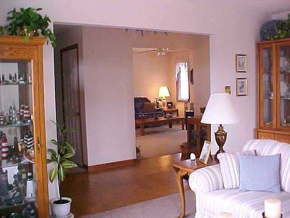 LR view to DR and Den