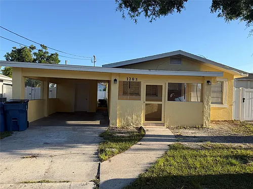 1205 Avenue I Photo 1