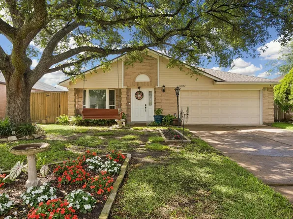 12827 Sandri Ln, Houston, TX 77077