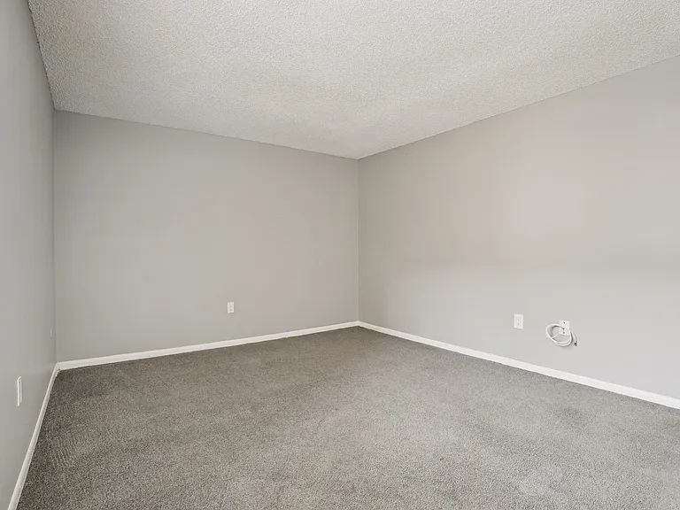 Aspen Apartments — Photo 21