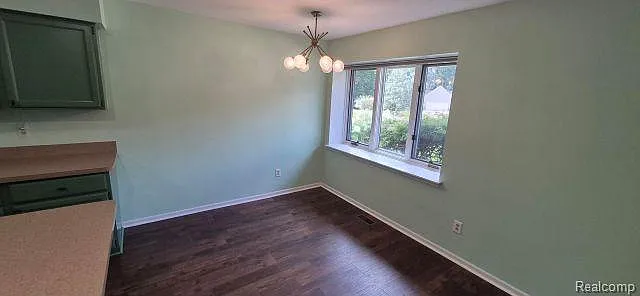 3 bed, 2.5 bath, 2790 sqft, $2,800 — Photo 4