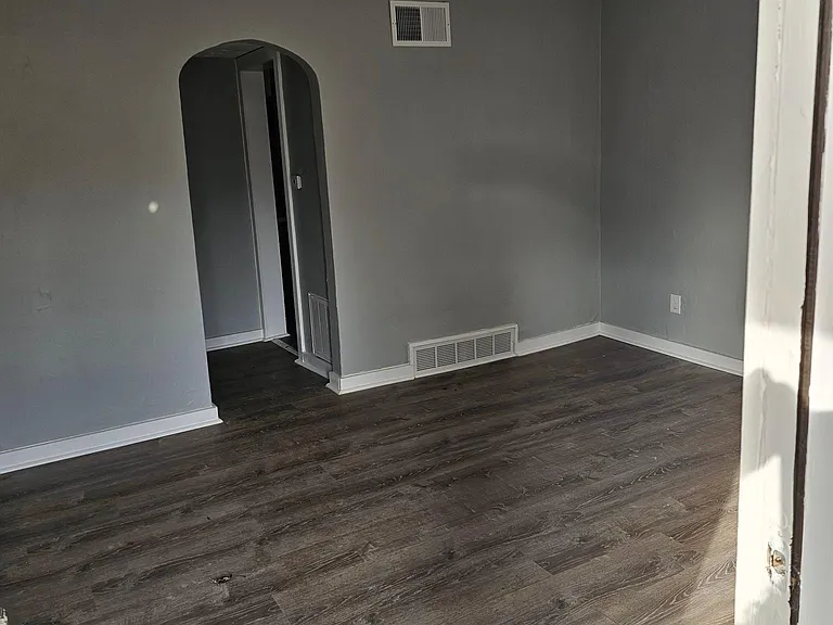 3248 Ralston Ave — Photo 5