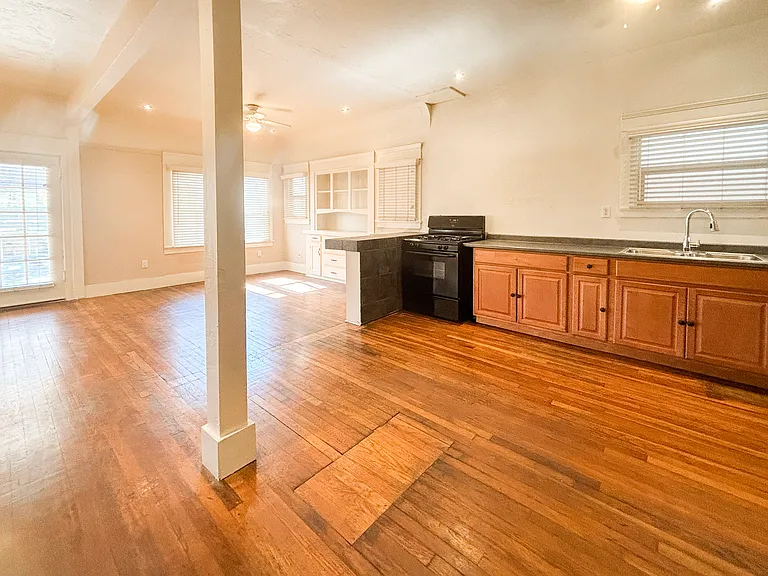 2055 Kettner Blvd — Photo 4
