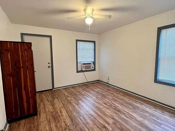 5th image of 2000 Golden Ave