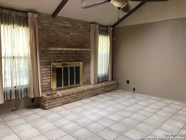 13851 Susancrest Dr — Photo 4