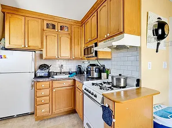 92 Glen St, Somerville, MA