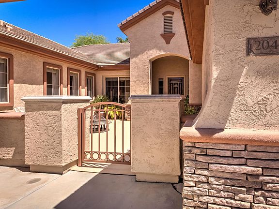 3rd image of 2046 E Crescent Pl