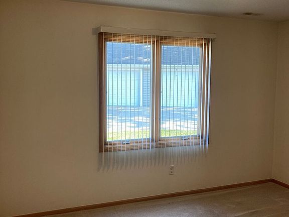 5th image of 211 Ashworth Dr #6