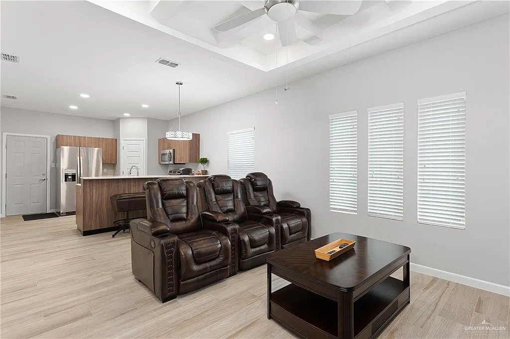 2 bed, 2.0 bath, 950 sqft, $925 — Photo 3