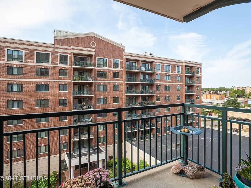2nd image of 750 Pearson St #1-601