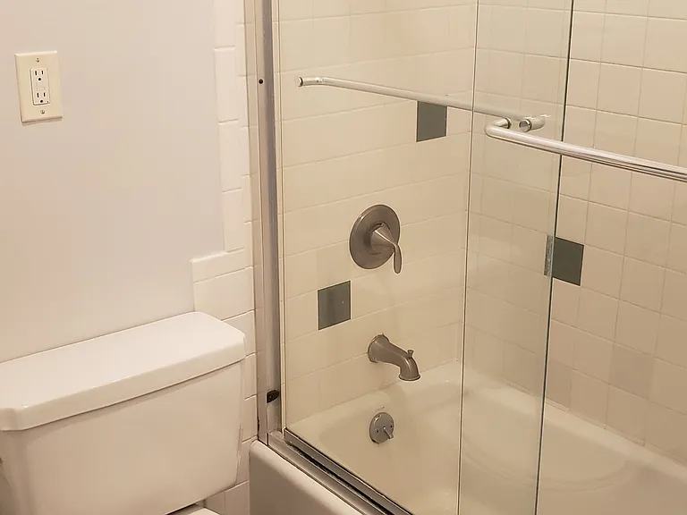 217 S Berendo St #111 — Photo 4