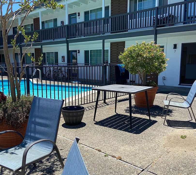 1st image of 77 Porta Vista Dr #12