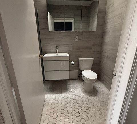 5th image of 535 W 141st St APT 3