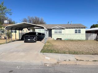 1413 S Harvard St, Perryton, TX 79070