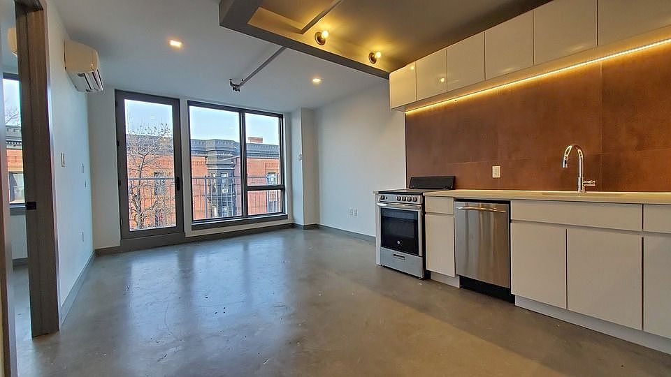 1st image of 296 Hancock St APT 3B