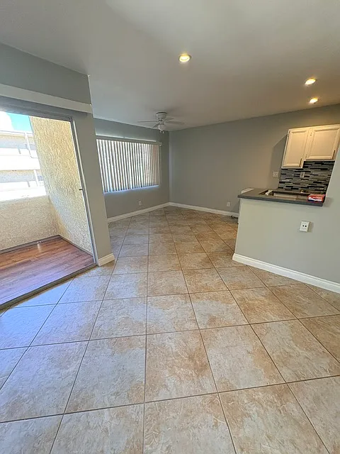 1 bed, 900 sqft, $2,100 — Photo 4