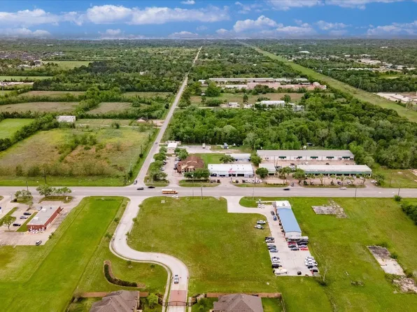 6731 W Broadway St, Pearland, TX 77581