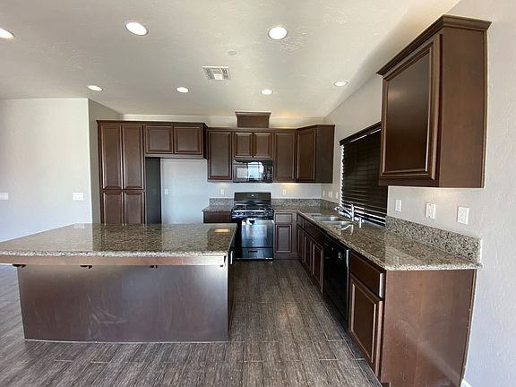 3rd image of 3611 W Buena Vista Ave