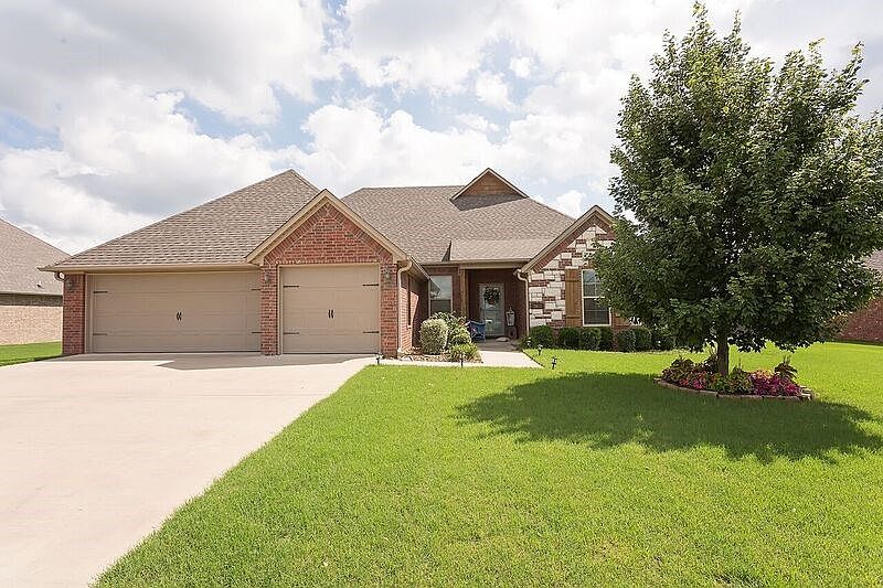 1st image of 3807 SW Roundstone Blvd