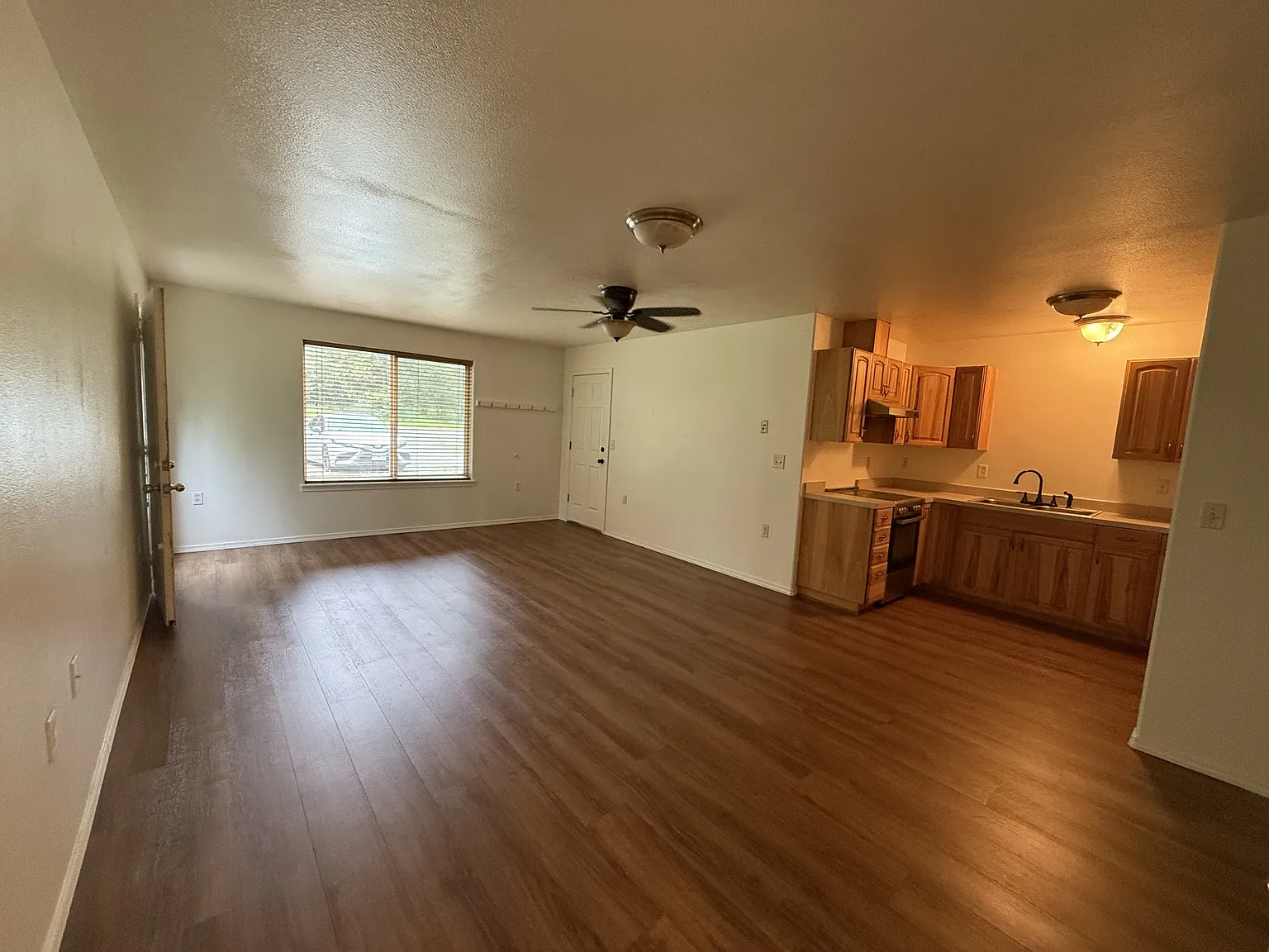 2139 N Michelle Christine Pl - 2 — Photo 3