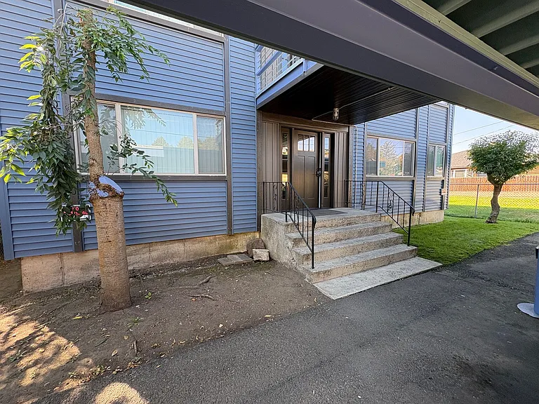 1013 E Sharp Ave — Photo 6