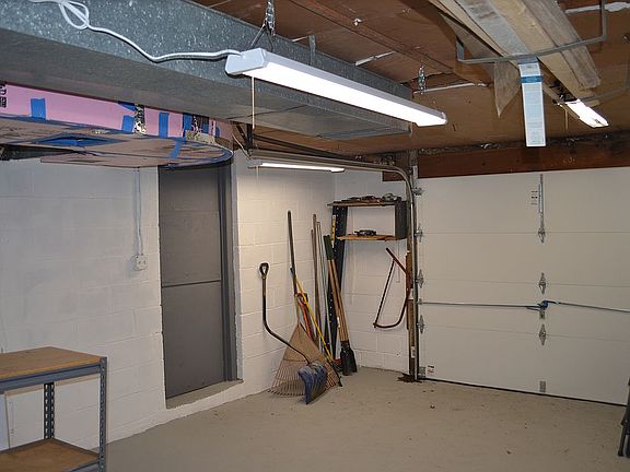 5th image of 93 Minerva Dr