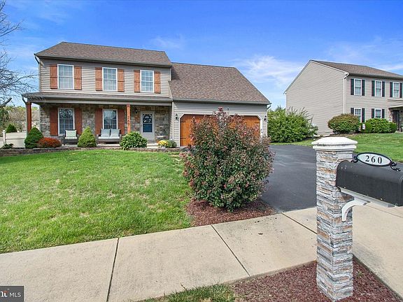 2nd image of 260 Silver Maple Ct