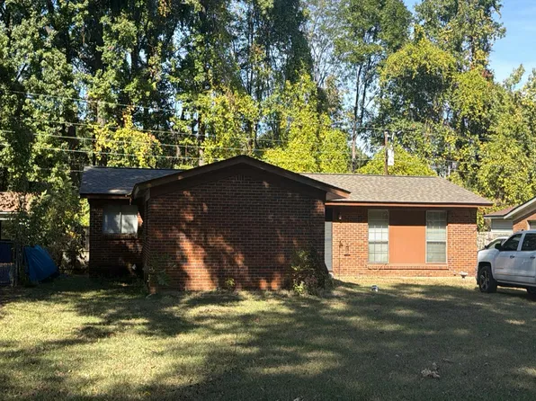 1384 Town And Country Dr, Southaven, MS 38671