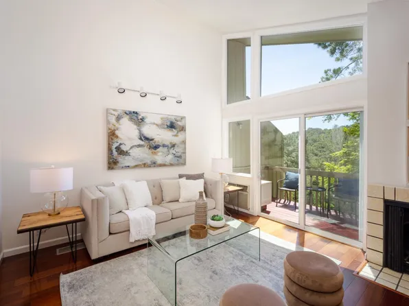 1950 Ascot Dr, Moraga, CA 94556