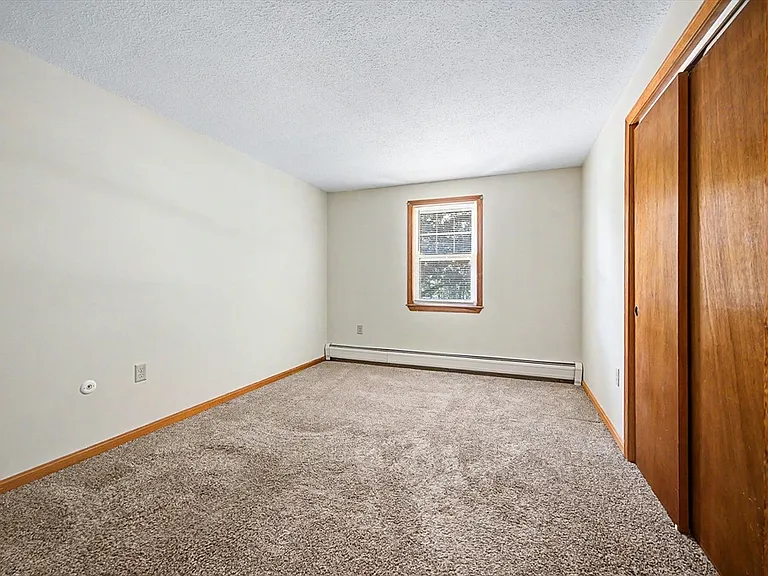 270 Wood St — Photo 14