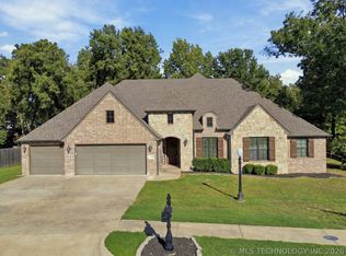 1500 Forest Hill Dr, Claremore, OK 74017