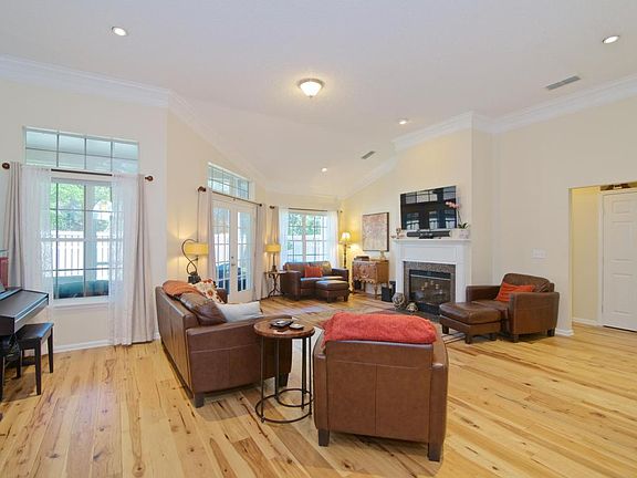 5th image of 1533 Harbour Club Dr