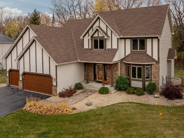 9949 Lee Dr, Eden Prairie, MN 55347