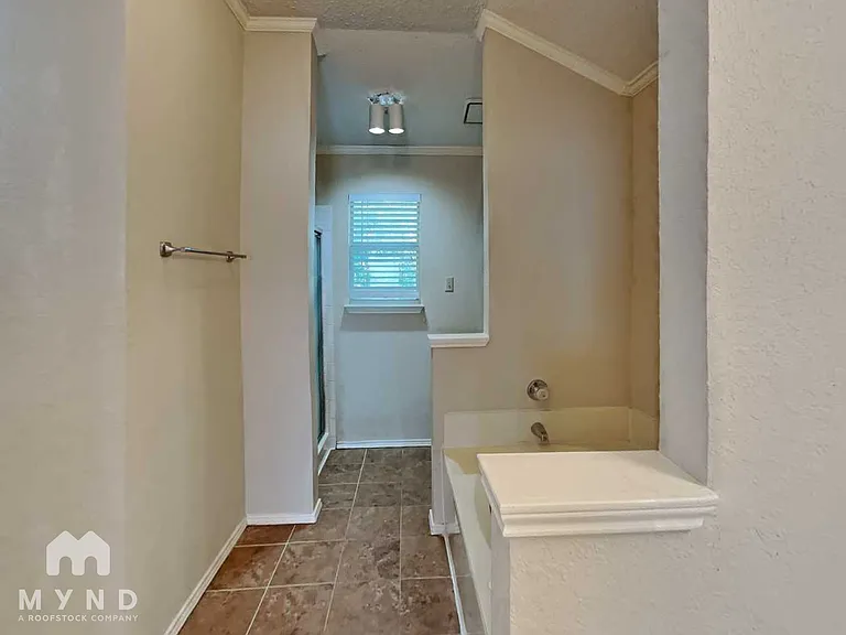3205 Meadowview Dr — Photo 16