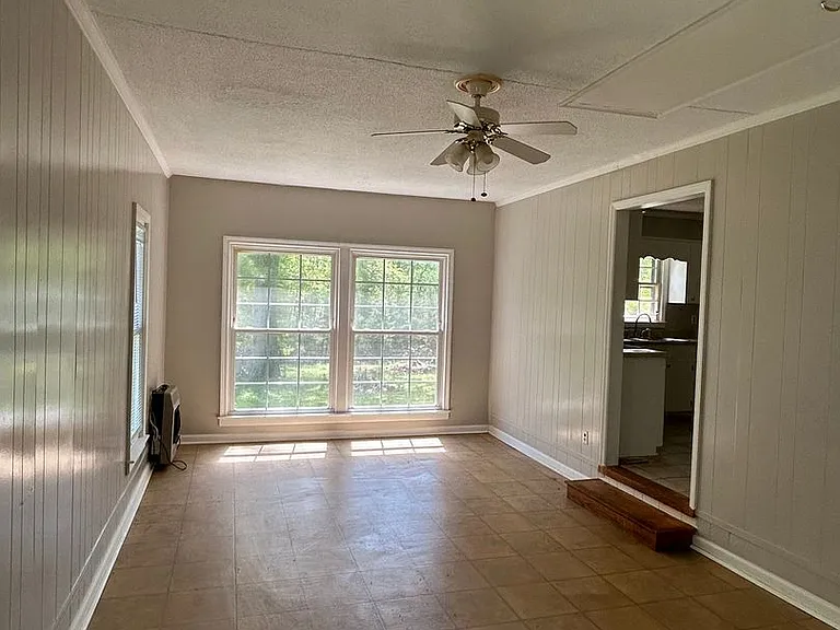 545 Asbury Rd — Photo 28