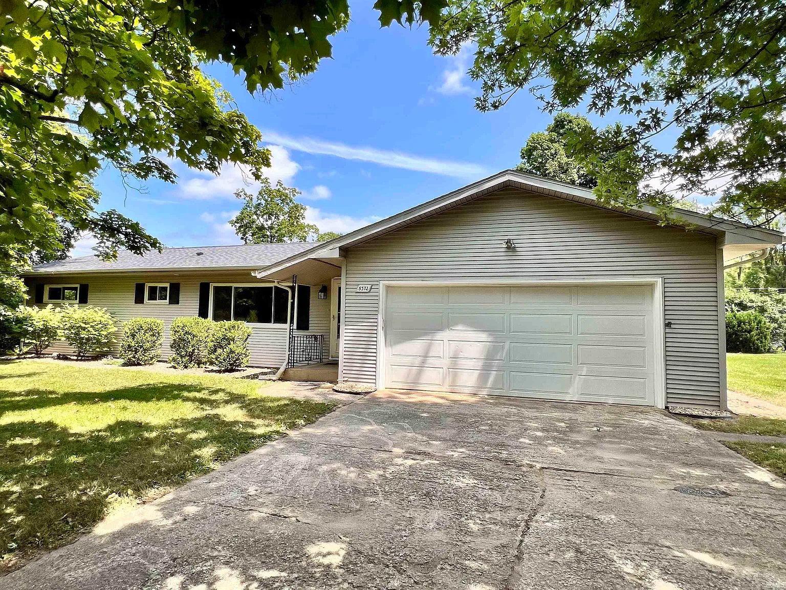 5372 Meadowbrook Dr photo 1