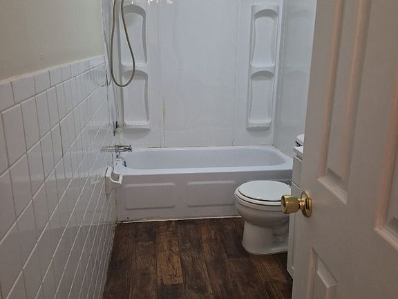 2nd image of 506 Hopwood St #11