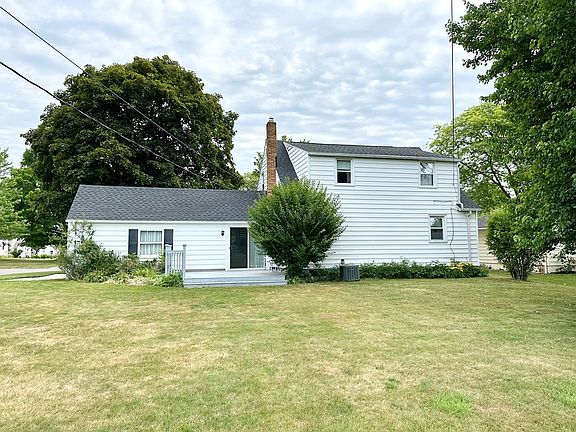 4th image of 433 Katherine Ave