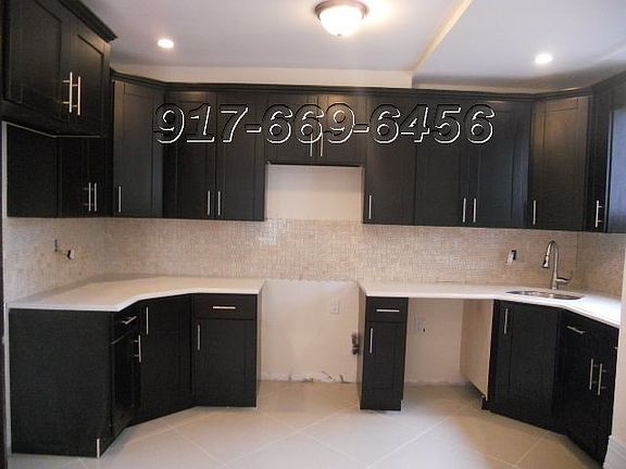 3rd image of 4041 Carpenter Ave #2
