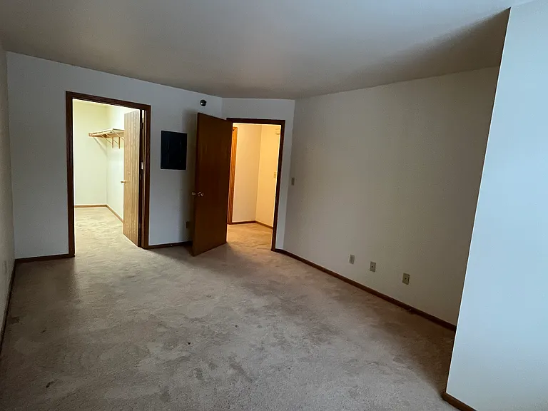 155 W Oak Leaf Dr #3 — Photo 8