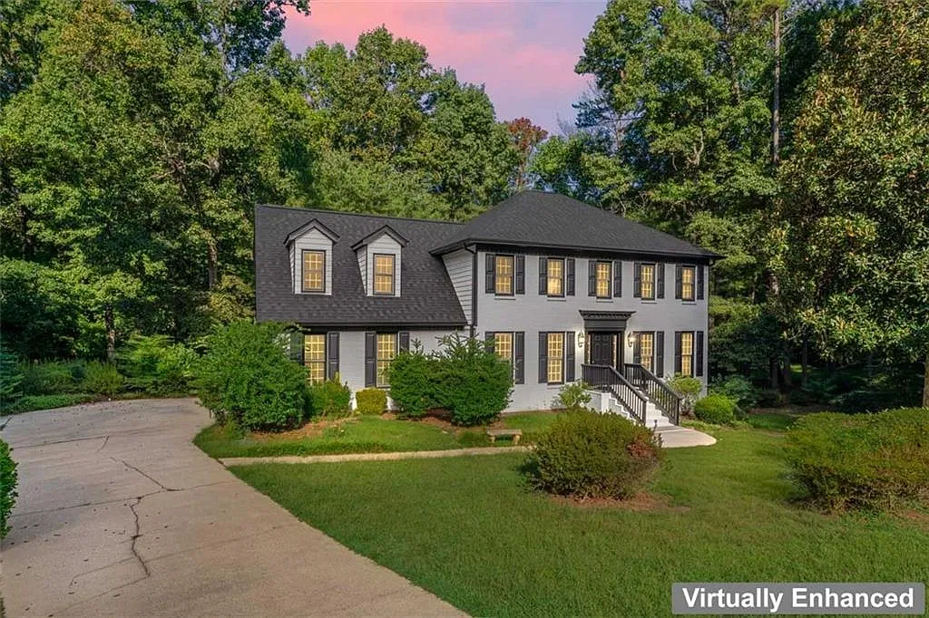 4 bed, 3.5 bath, 3475 sqft, $3,800 — Photo 2