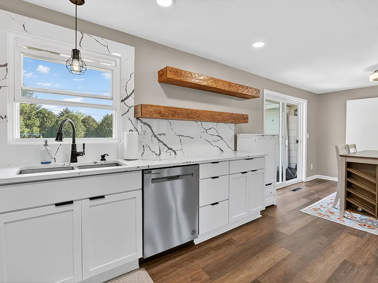 2091 W State Route 102 — Photo 19