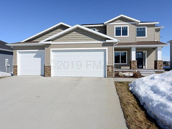 3rd image of 120 33rd Ave E
