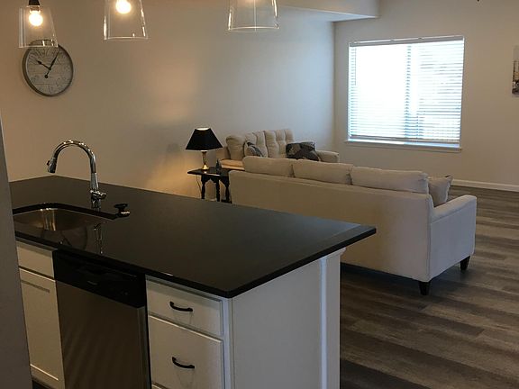 4th image of 1148 Dahnovan Dr #1148