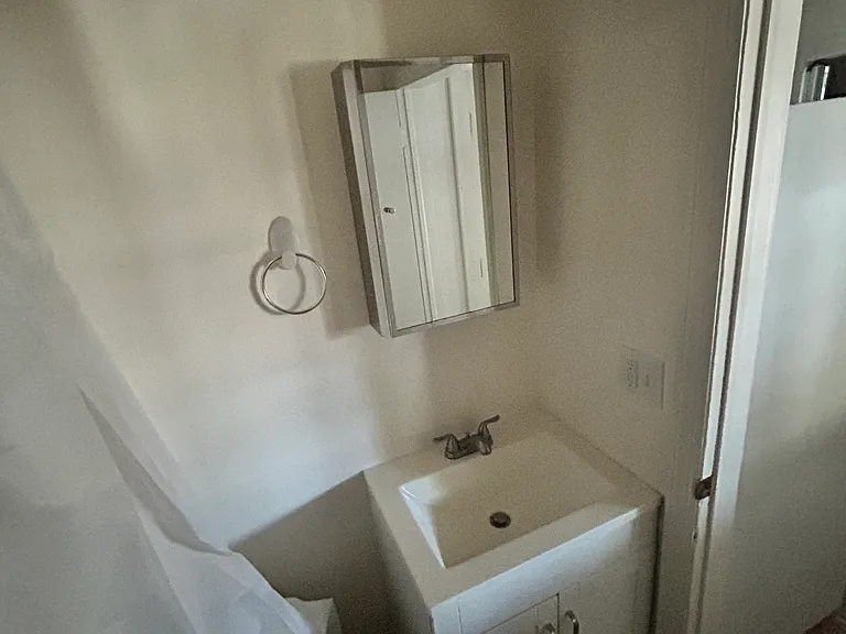 229 Robinson St #2 — Photo 10