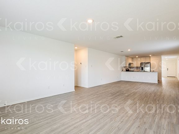 3rd image of 13915 Weir Ave
