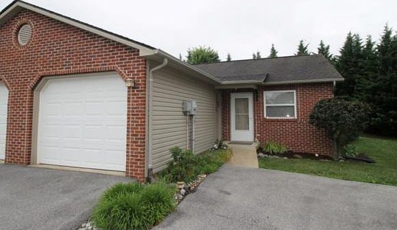 1st image of 108 Mesa Dr #0