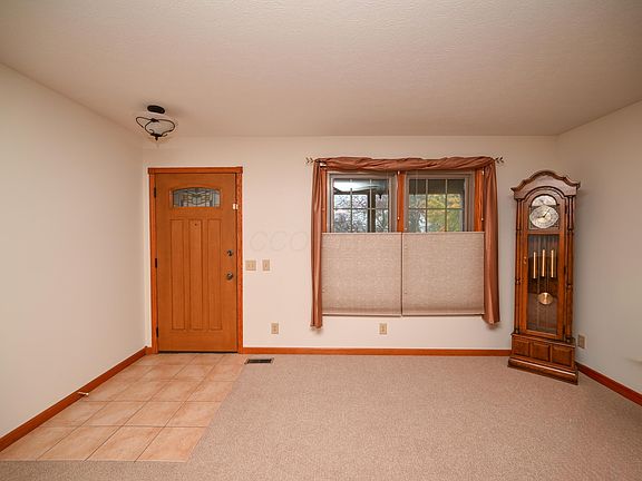 4th image of 488 Forest Lawn Blvd