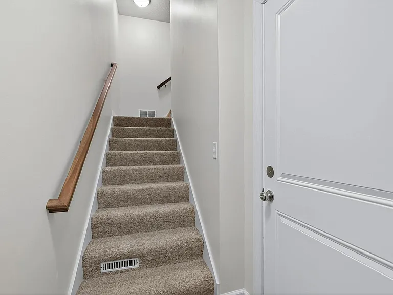 4833 Lauren Ln — Photo 4