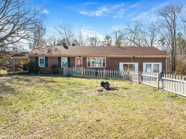 2540 Mayo Lake Rd, Roxboro, NC 27574